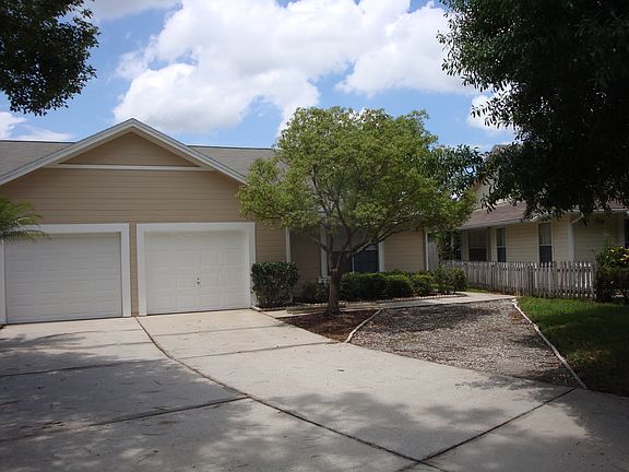 3rd image of 7939 Merrimac Cove Dr