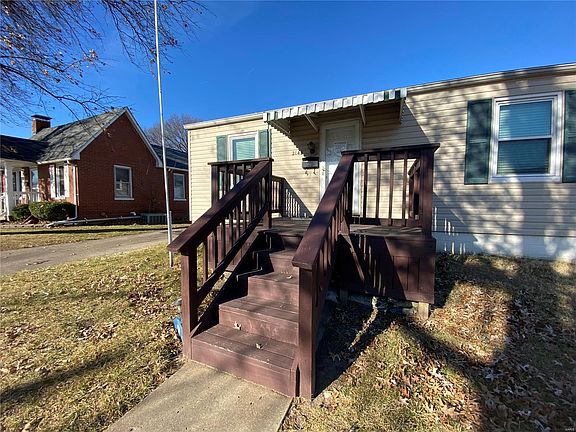 3rd image of 2149 Lynch Ave