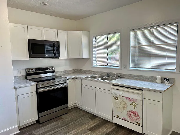 422 Magnolia Ave #1 — Photo 16