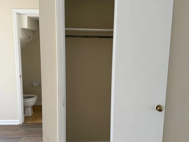 904 Verdant Dr — Photo 6