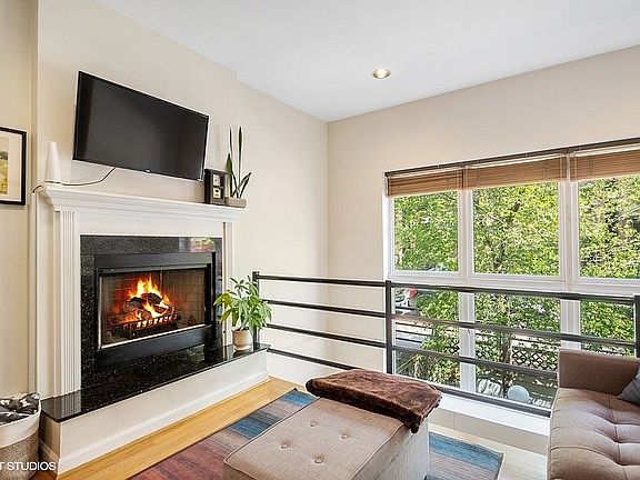 2nd image of 1446 N Bosworth Ave #1N