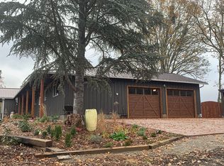 2430 Cloverlawn Dr, Grants Pass, OR 97527