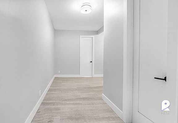 5th image of 305 E 75th St APT 11