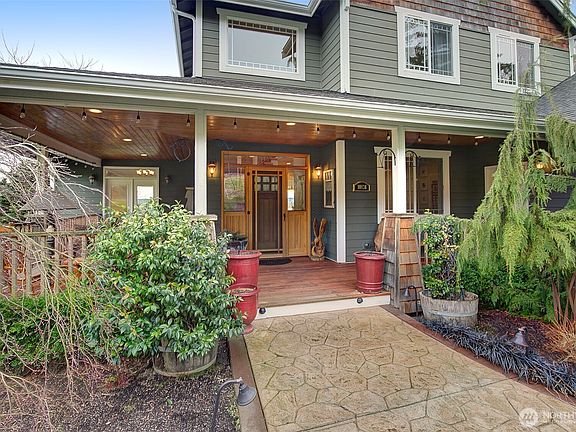 2nd image of 10826 76th Drive NE