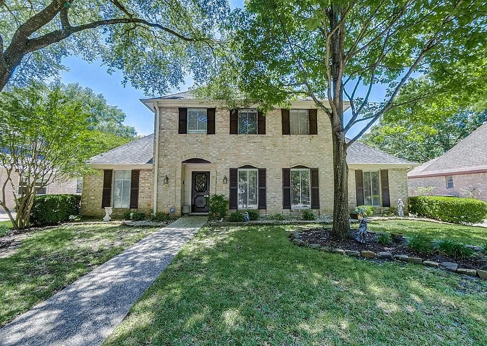 Spacious 4 bedroom, 2/1 bath home located in the Energy Corridor.