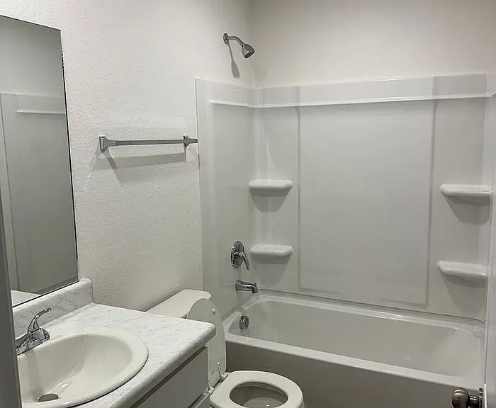 8213 Eastwood Creek Dr — Photo 15