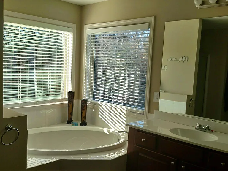 1240 Grayson Oaks Dr — Photo 4