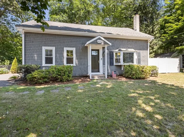 812 Plymouth St, Middleboro, MA 02346