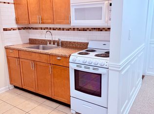 220 Lafayette St FLOOR 2, Copiague, NY 11726