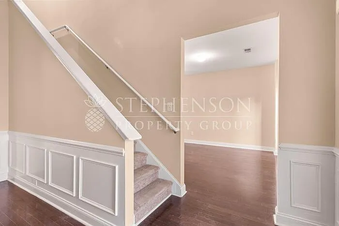405 Abbeydale Way — Photo 8