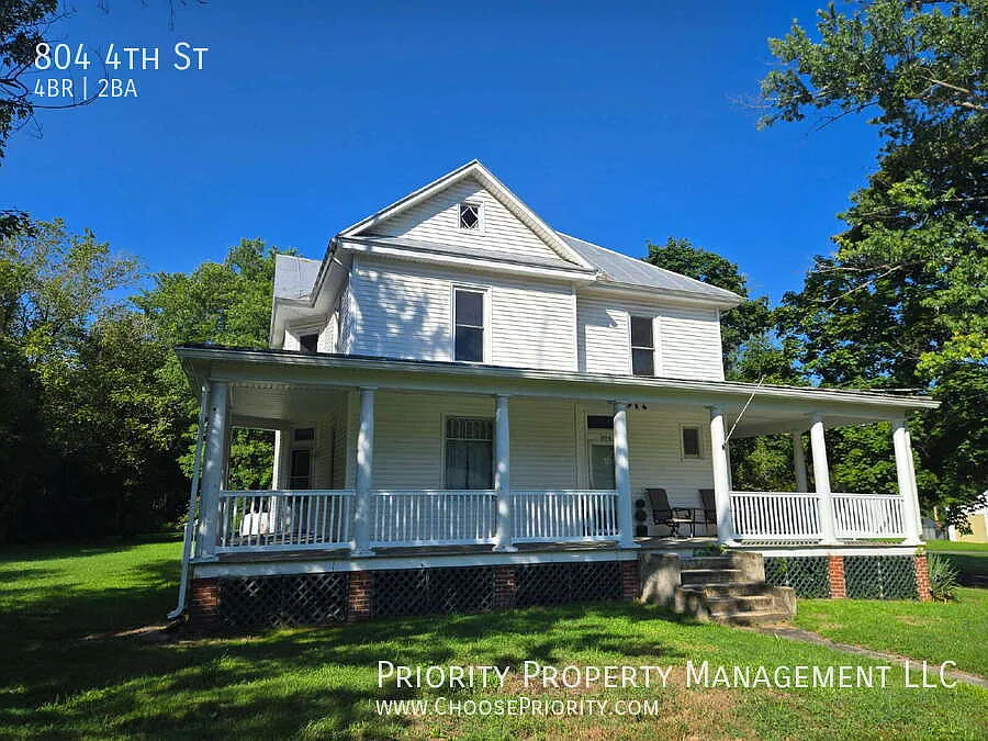 4BR 2BA Single Family House, Elkton — Photo 1