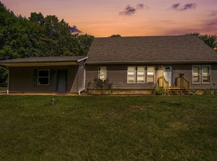 7525 N Rose Rd, Delton, MI 49046