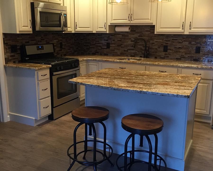 Kitchen Island W/ Stools