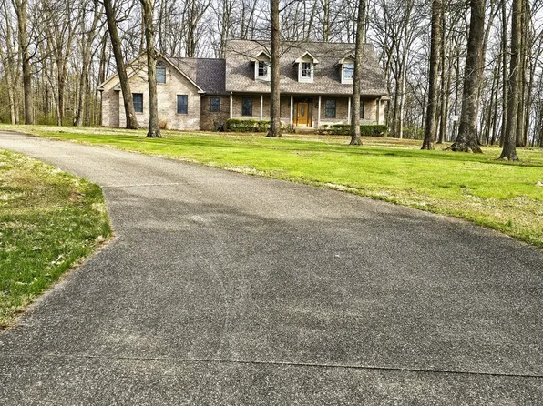 9 Fawn Dr, Fairfield, IL 62837