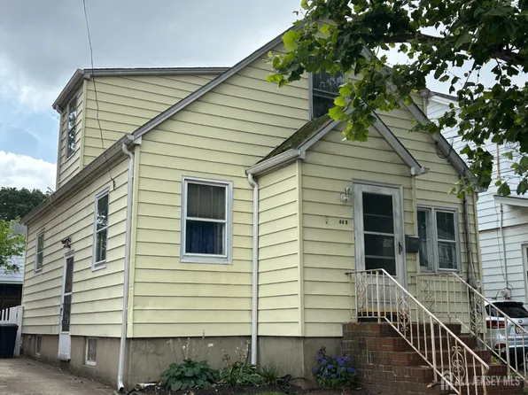 88B Lowell St, Carteret, NJ 07008