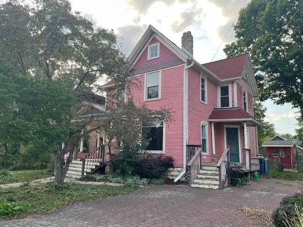 242 S Dickason Blvd, Columbus, WI 53925