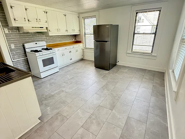 3 Parker Ave #2 — Photo 4