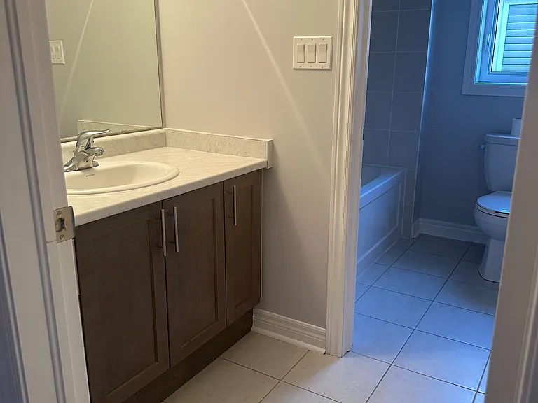 99 Cayton Cres — Photo 16