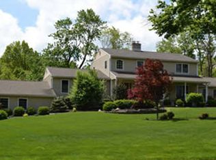 2 Ski Dr, Hillsborough, NJ 08844