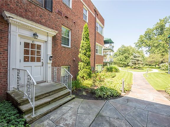 3rd image of 19901 Van Aken Blvd APT 205