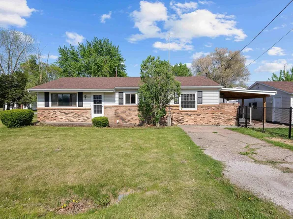 203 2nd St E, Andalusia, IL 61232