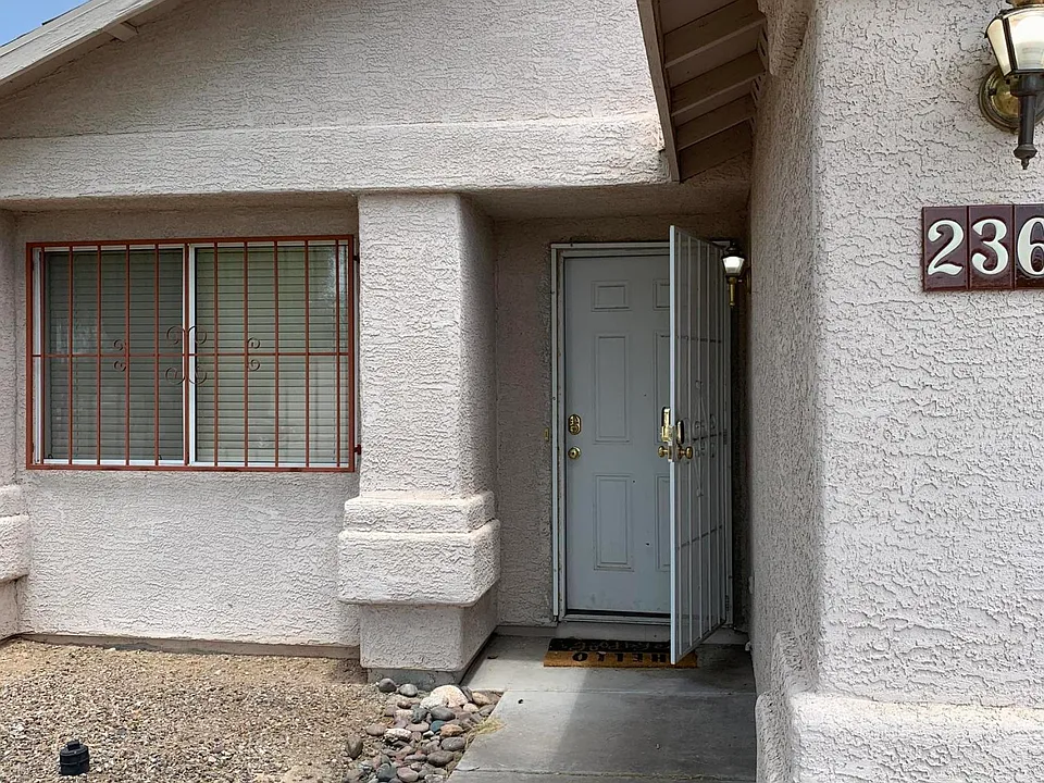 2367 S Saint Pablo Dr