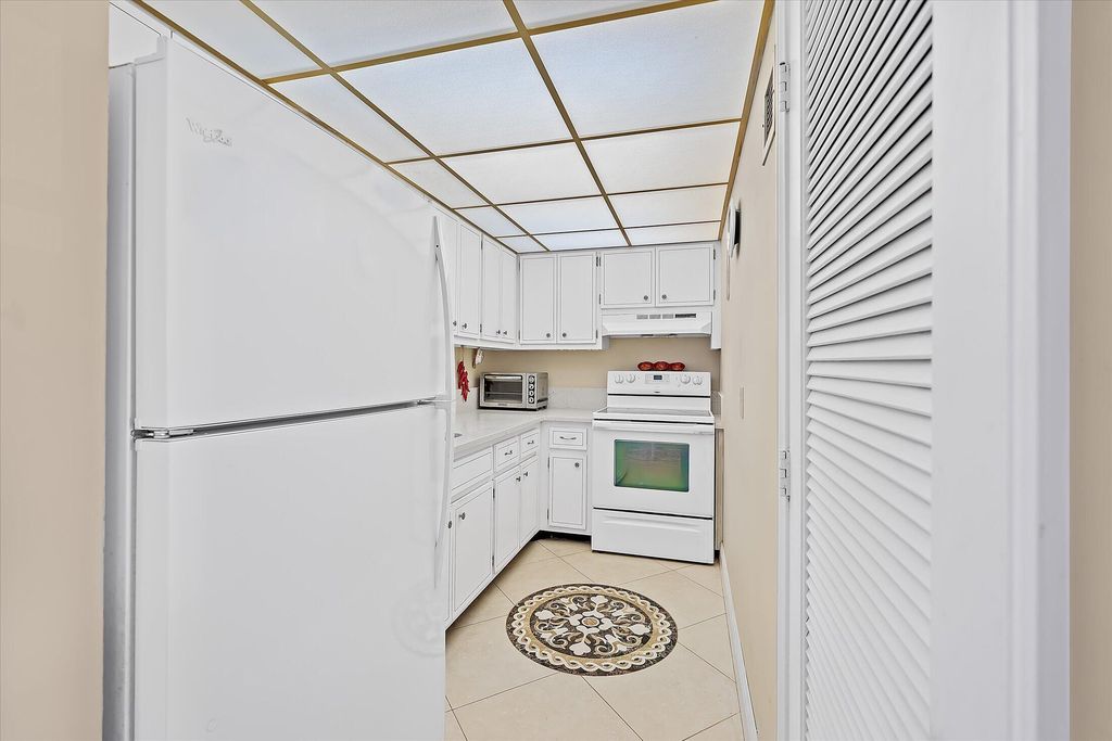 3201 NE 14th Street Causeway #209, photo 6