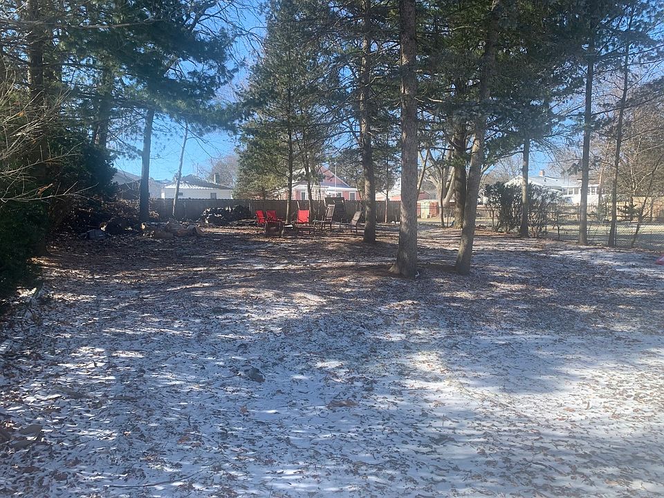 2nd image of 657 Pleasant St