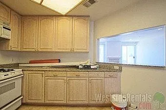 8349 Blackburn Ave #302 — Photo 9