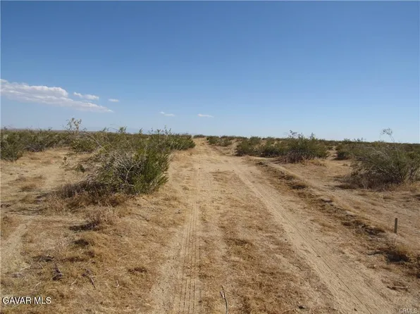 23453210002 94th St, California City, CA 93505