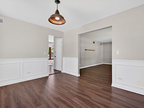 5th image of 1105 Barcroft Ct