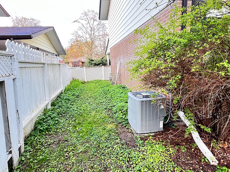 153 Simpson Rd — Photo 26