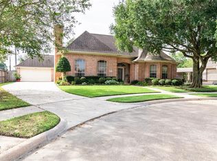 5126 Colonial Ct, Pasadena, TX 77505