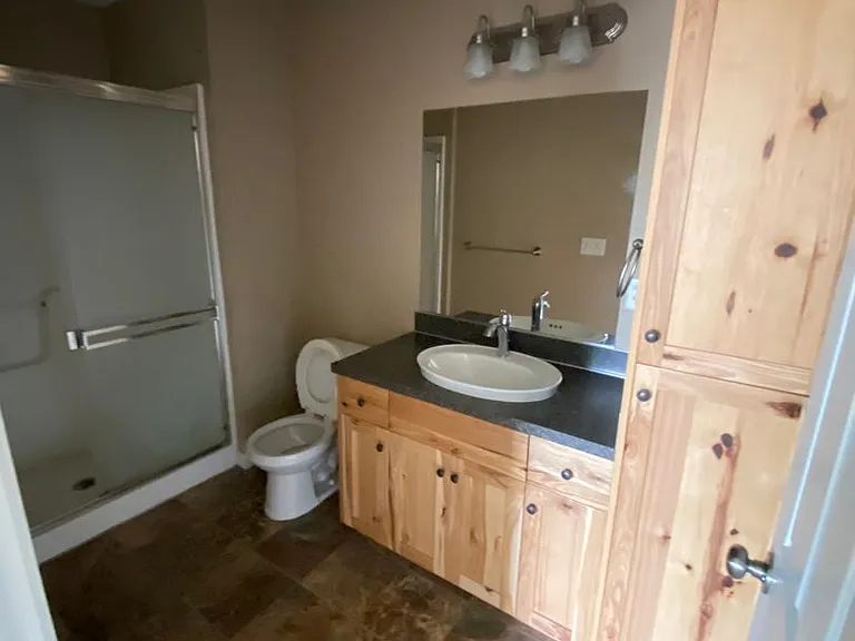 Crossfire Apartments — Photo 11