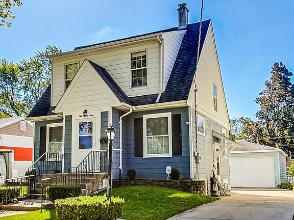 2nd image of 487 E Prairie Ave