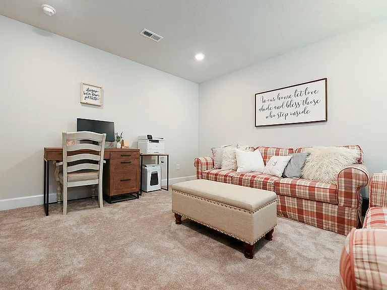 409 Spruce Ln — Photo 34