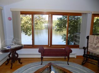 15 Pine Tree Dr, Holland, MA 01521