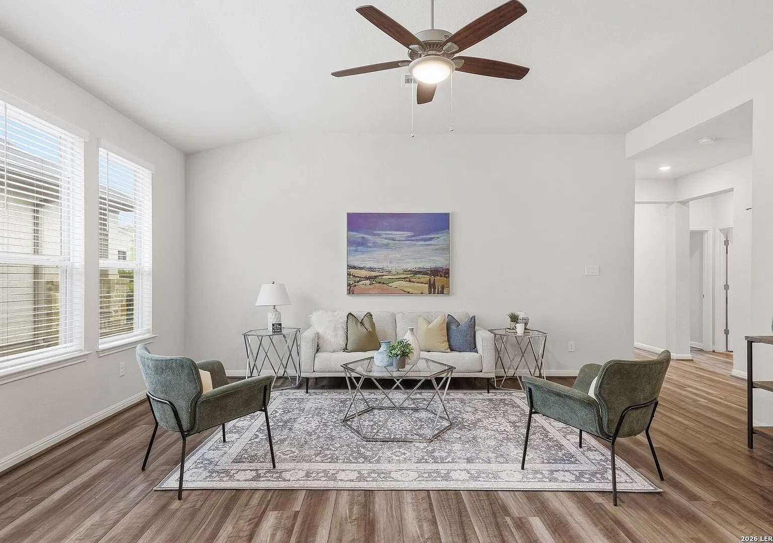 4 bed, 3.0 bath, 2527 sqft, $2,500 — Photo 2