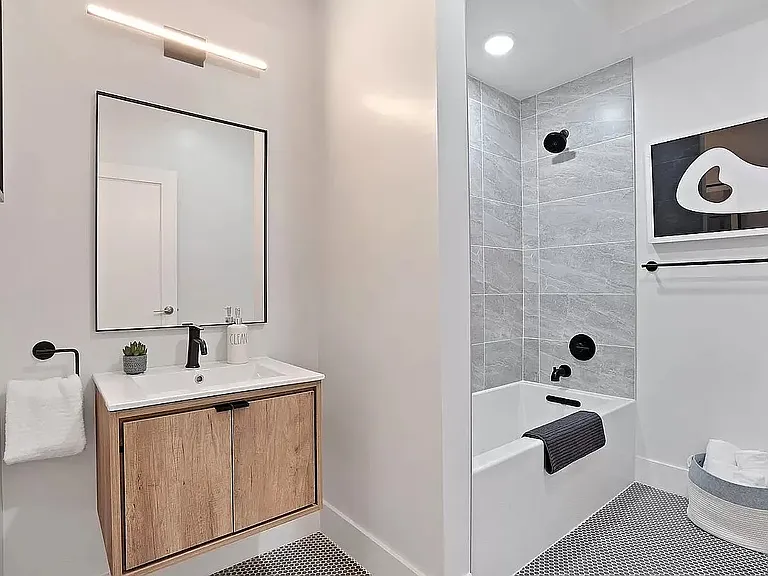 274 Duncan Ave #2 — Photo 19