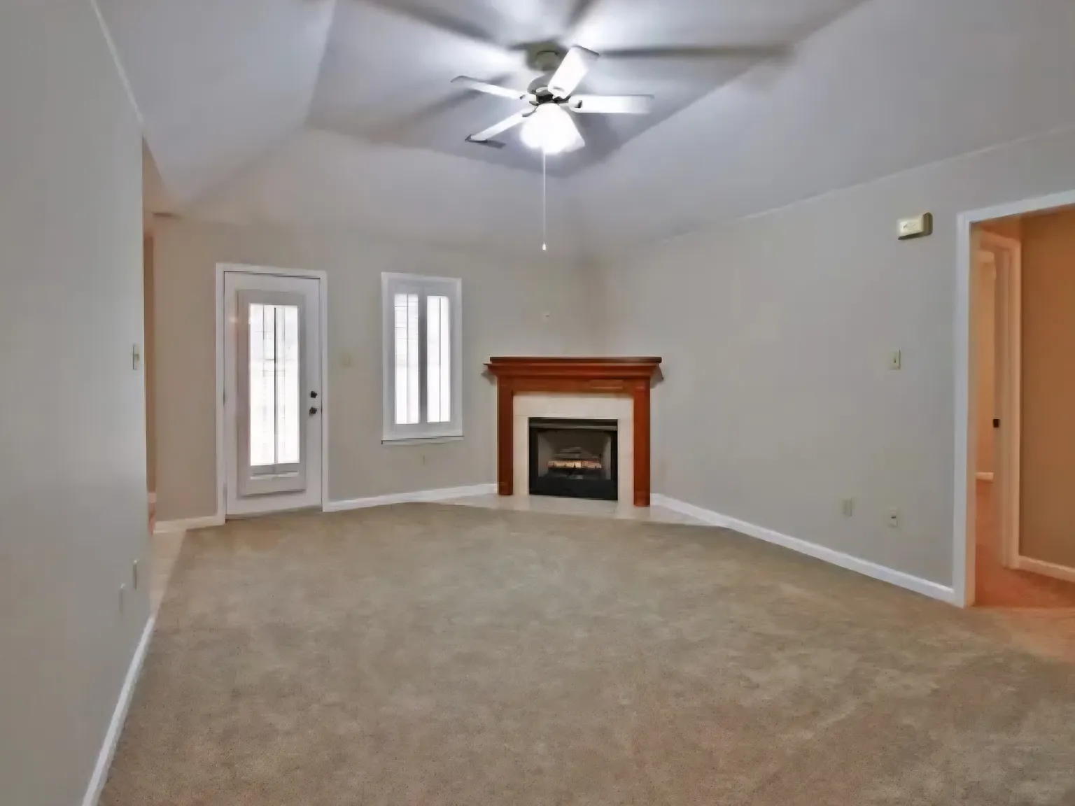 3 bed, 1404 sqft, $1,850 — Photo 1