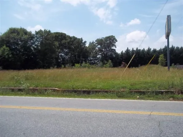 4577 Parris Bridge Rd, Boiling Springs, SC 29316