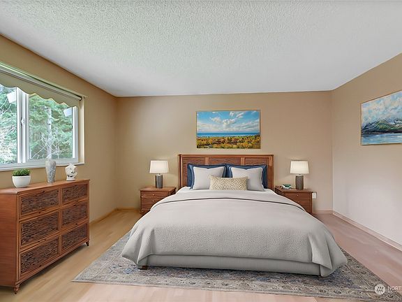 4th image of 2810 NE Marie Place