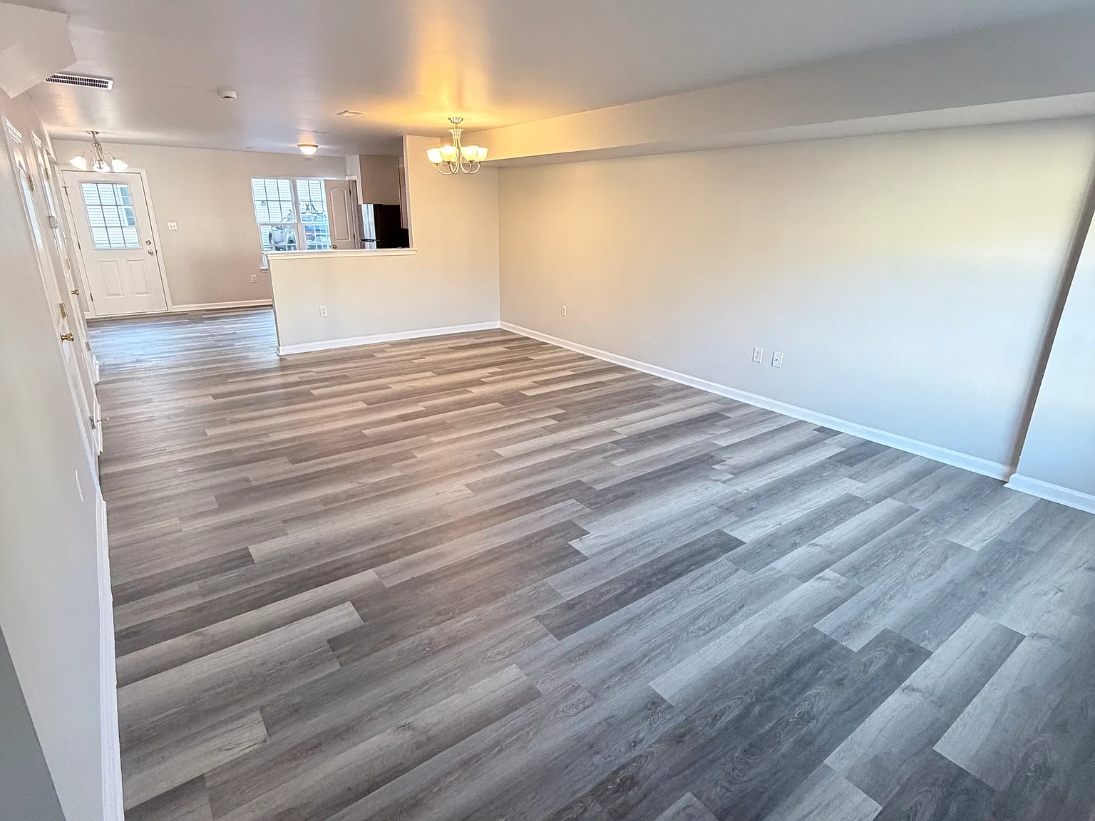 3 bed, 1500 sqft, $2,200 — Photo 4