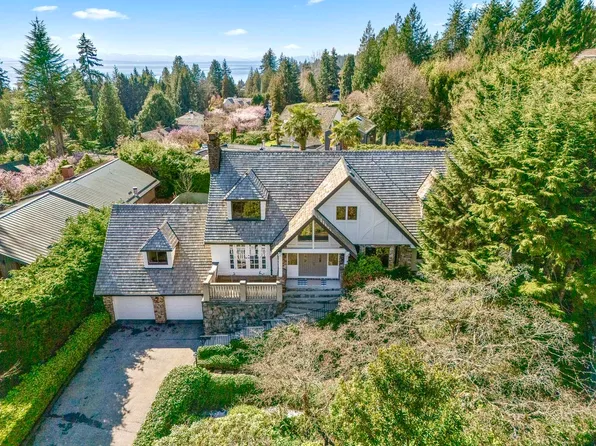 3047 Spencer Close, West Vancouver, BC V7V 4R8