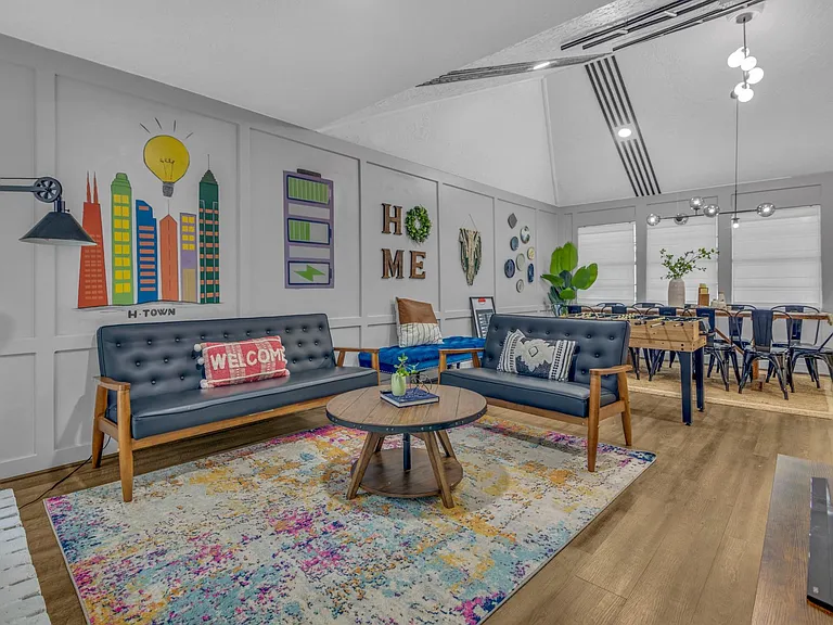 13330 Trompilla Ln — Photo 3