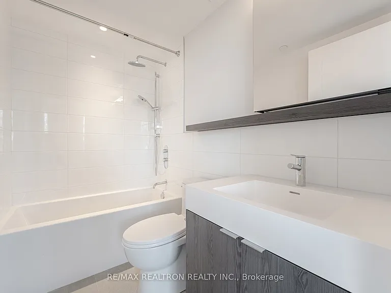 664 Spadina Ave #203 — Photo 7