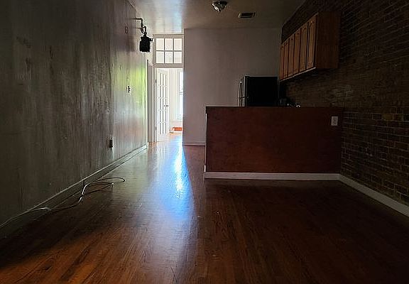 2nd image of 122 Bergen St APT 1B
