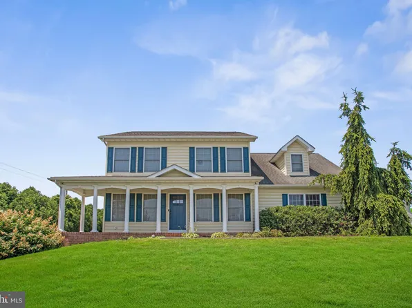 8 Sunshine Ave, Gettysburg, PA 17325
