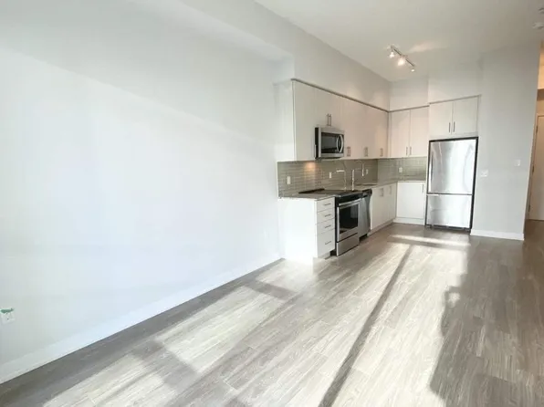 4085 Parkside Village Dr, Mississauga, ON