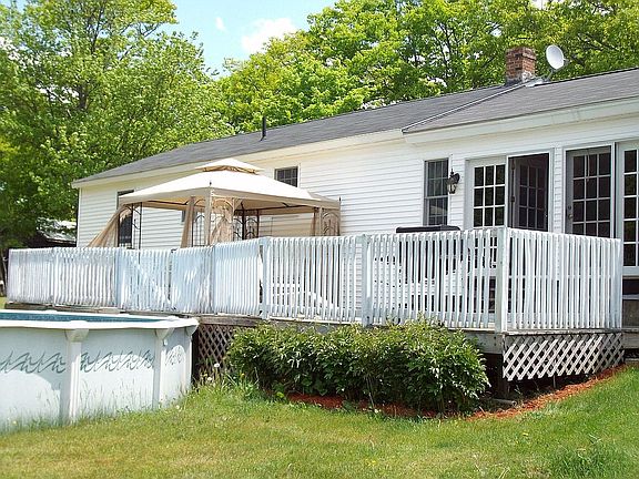 800 square foot deck